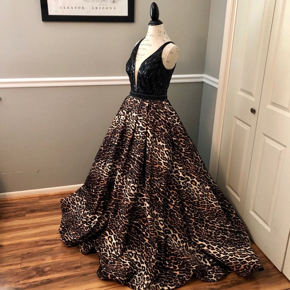 📌♥️BOOKMARK MY CLOSET📌♥️MEET THE POSHER📌👠 - Picture 13 of 16